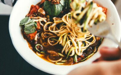 Nina’s Recept: Groene Linzenragù met Courgettenoedels