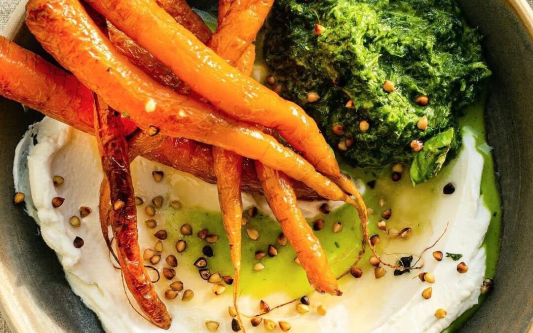 Nina’s Recept: Geroosterde Wortels met Kruiden-Yoghurt Proteïnecrème cover