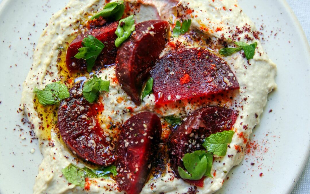 Nina’s recept: Bietjes & Witte Bonendip met Tahini en Sumak