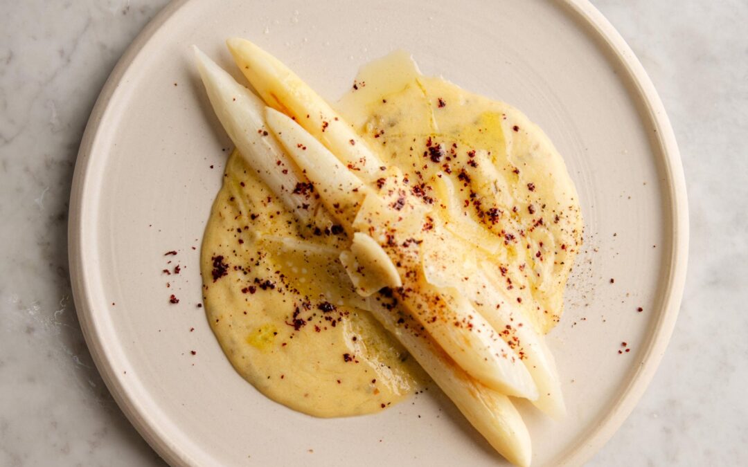 Nina’s Recept: Asperges met Olijfolie Blender-Hollandaise
