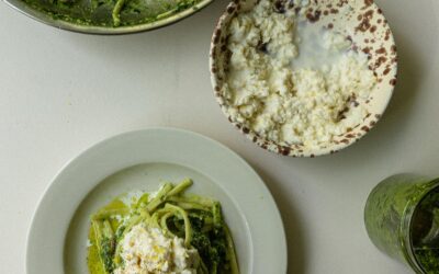 Nina’s Recept: Zomerse Pasta met Eiwitrijke Bonenpesto & Cottage Cheese