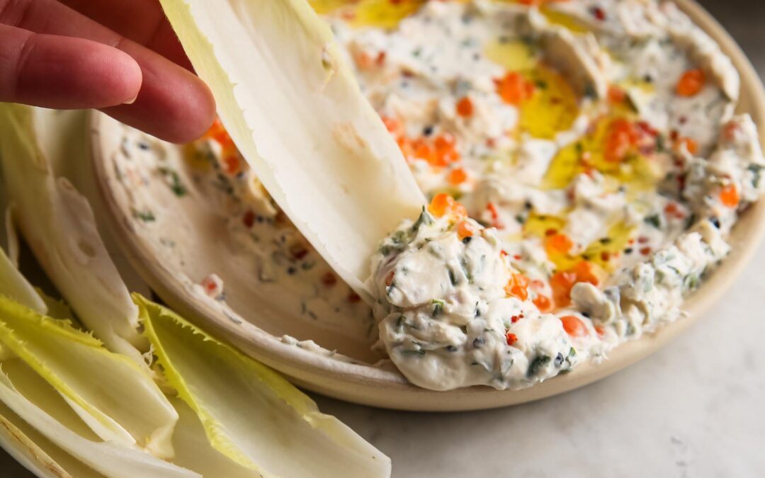 Nina’s Recept: Luxe Romige Nordic Dip met Kaviaar & Crudités